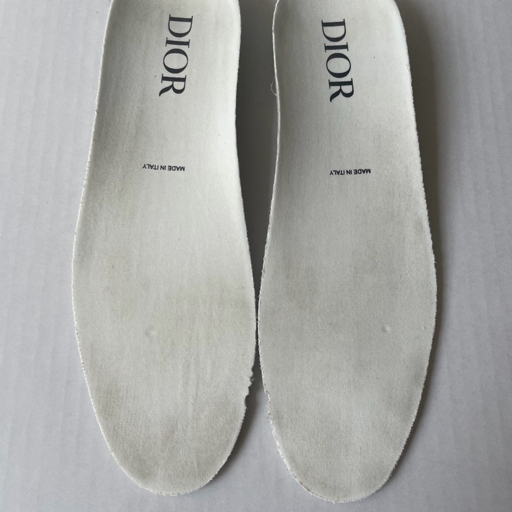 Dior Men’s White and Gray Sneakers - Picture 8 of 10